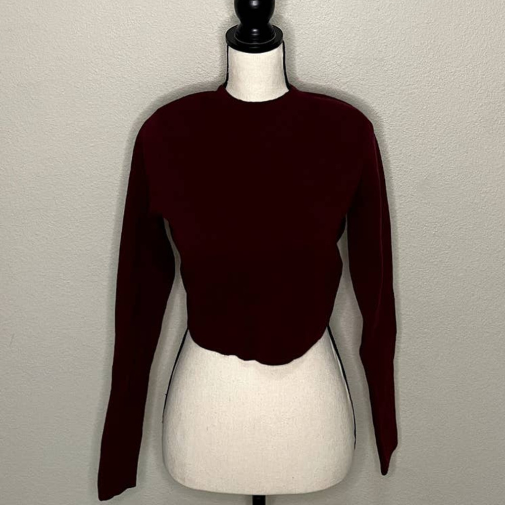 FOREVER 21 Top Sweater Red Cropped Round Neck Shoulder Pads Belly Baring Knit‎